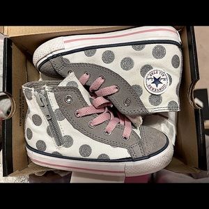 Toddler - polka dot converse